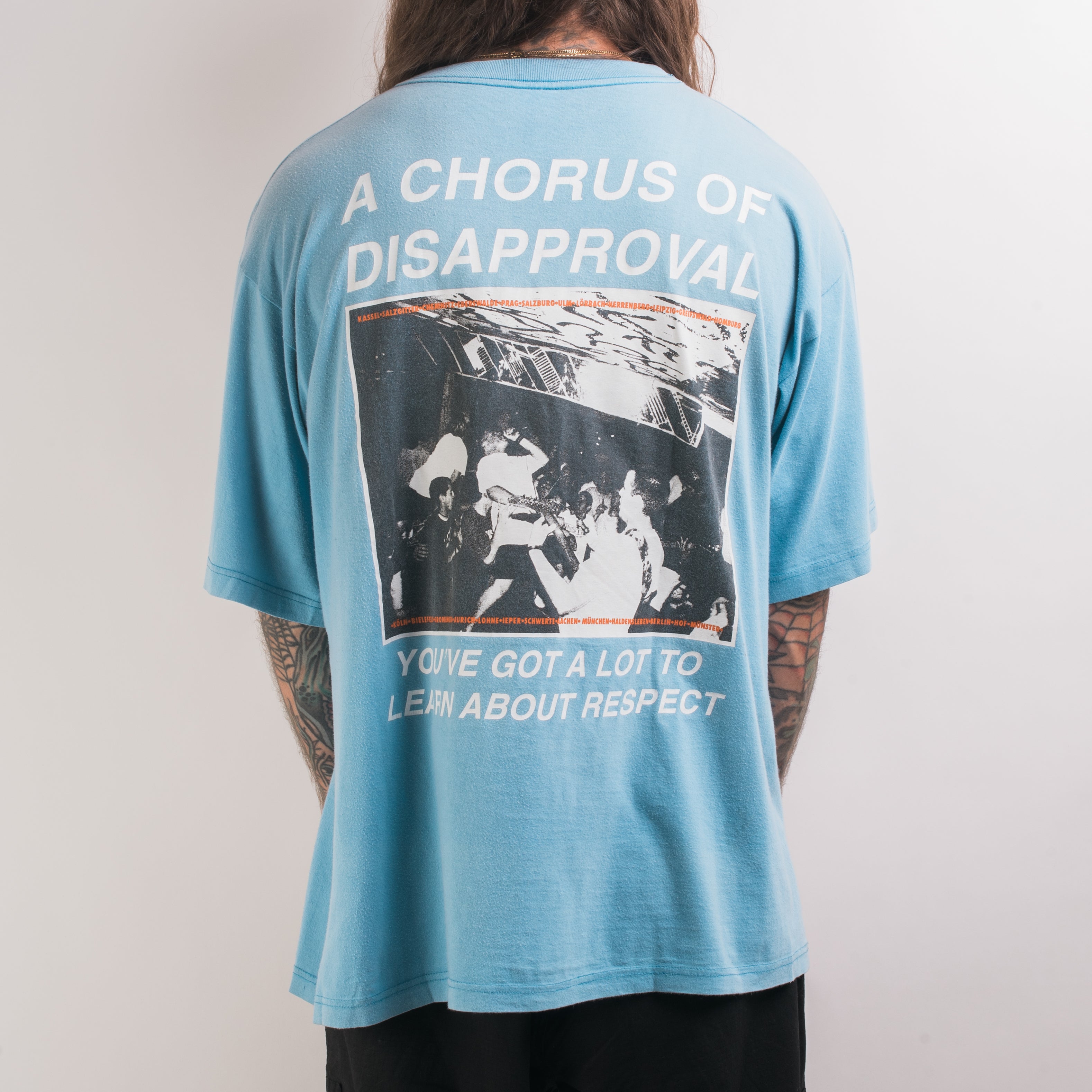 A CHORUS OF DISAPPROVAL Tシャツ