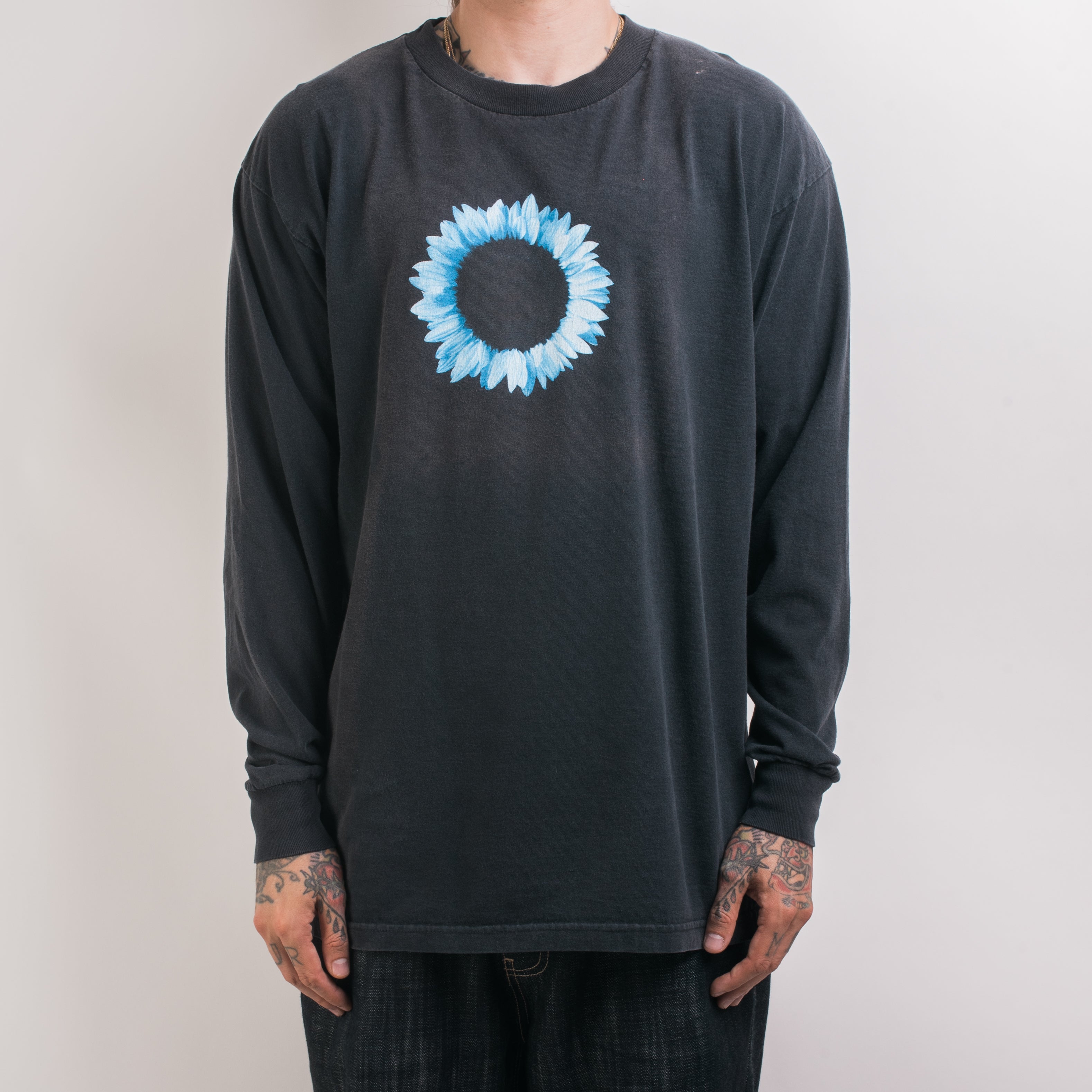 Vintage 90’s Bush Razorblade Suitcase Tour Longsleeve – Mills Vintage USA